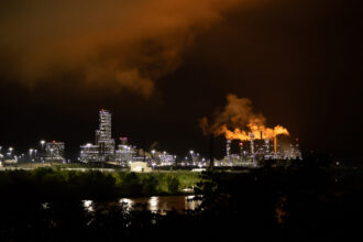 The Shell plant in Beaver County, Pennsylvania takes ethane and heats it to extremely high temperatures, “cracking” the molecular bonds holding it together to form ethylene and polyethylene pellets called nurdles. Credit: Mark Dixon/CC BY 2.0 Deed